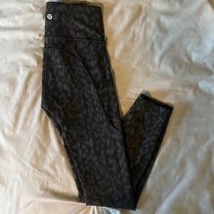 Lululemon leggings Invigorate HR Tight 25”